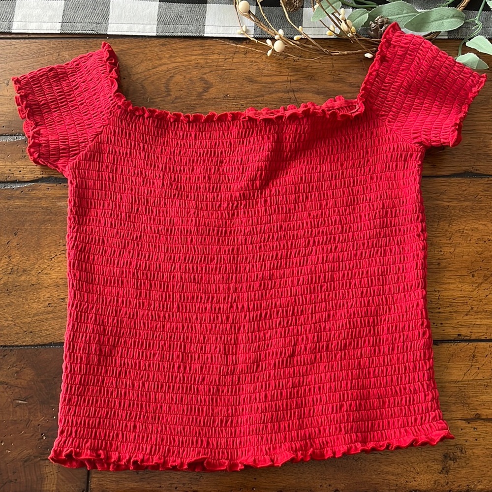 Hollister red scrunch top size large